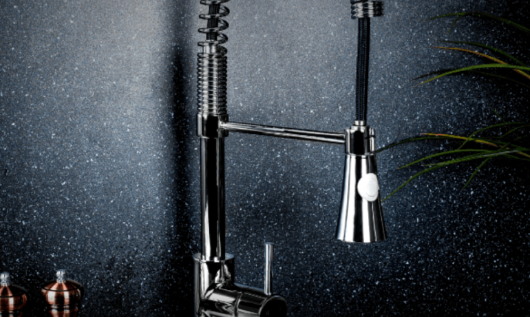 世界の引き出し式キッチン蛇口市場規模は、2018年に19億9,060万米ドルであり、2032年までに42億1,430万米ドルに達すると予測されており、予測期間中のCAGRは5.2%を示しています。北米は、2018年に36.75%のシェアで世界市場を支配しました。